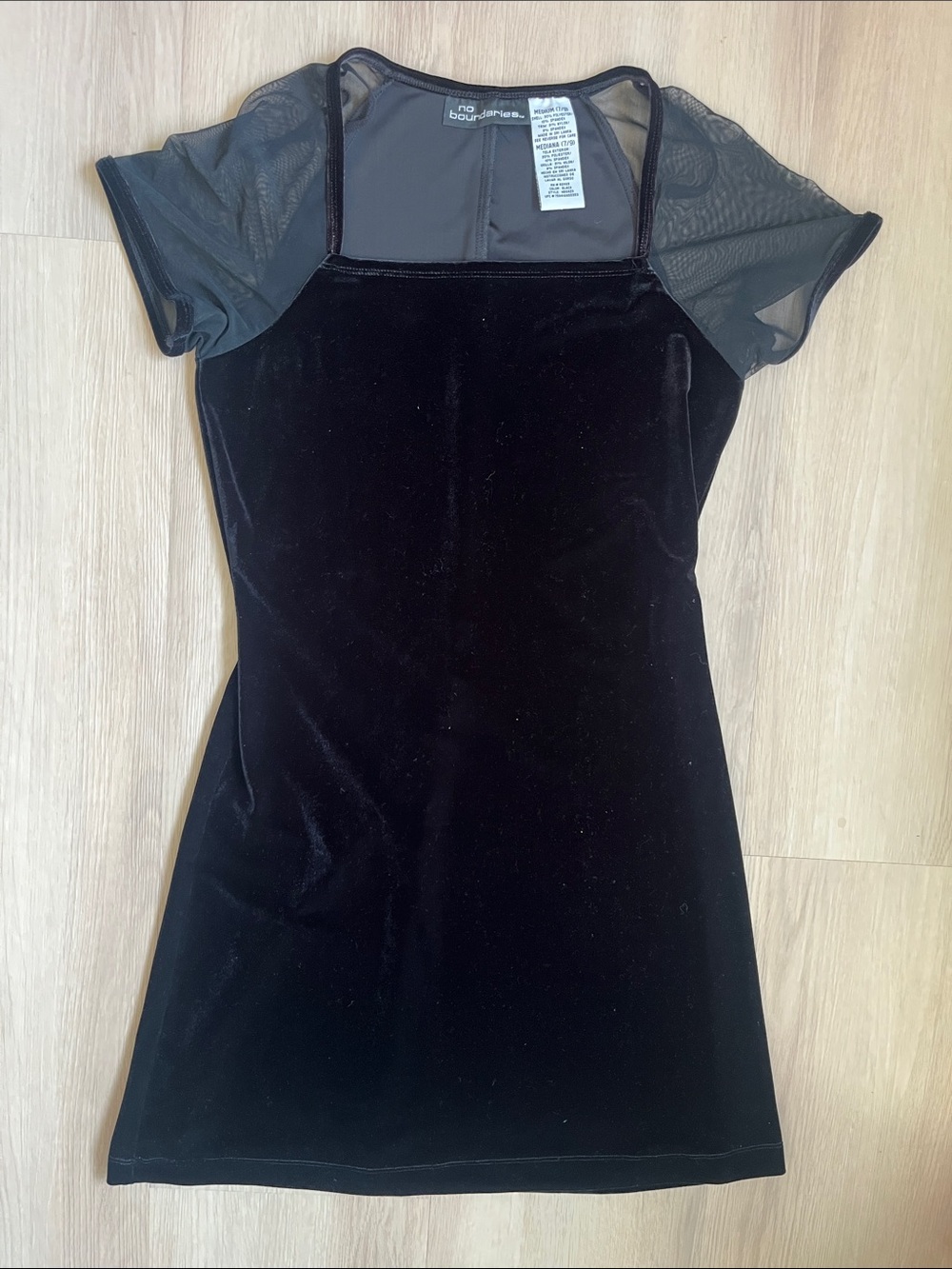 No Boundaries Vintage 90âs/Y2K Black Velvet Whimsigoth Dress Sheer Mesh Sleeves